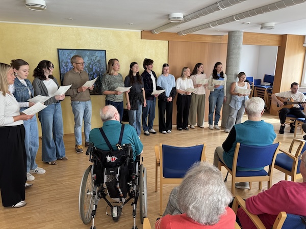 Frühlingslieder verbinden Generationen