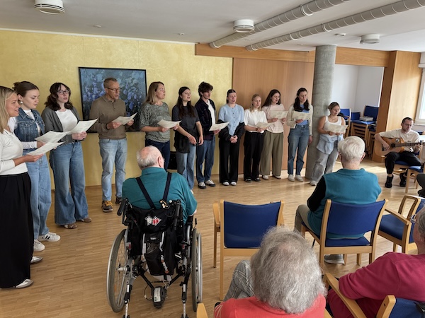 Frühlingslieder verbinden Generationen